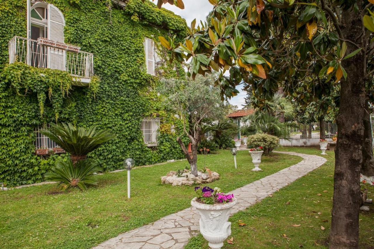 Voltapensieri Apartment Battipaglia Bagian luar foto